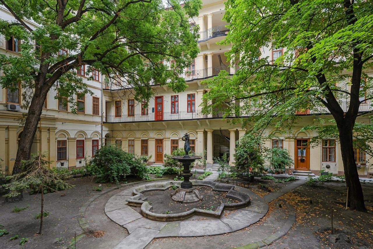 Liszt Studio — Photos 3